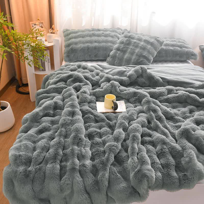 Simple Rabbit Velvet Thick Throw Blanket