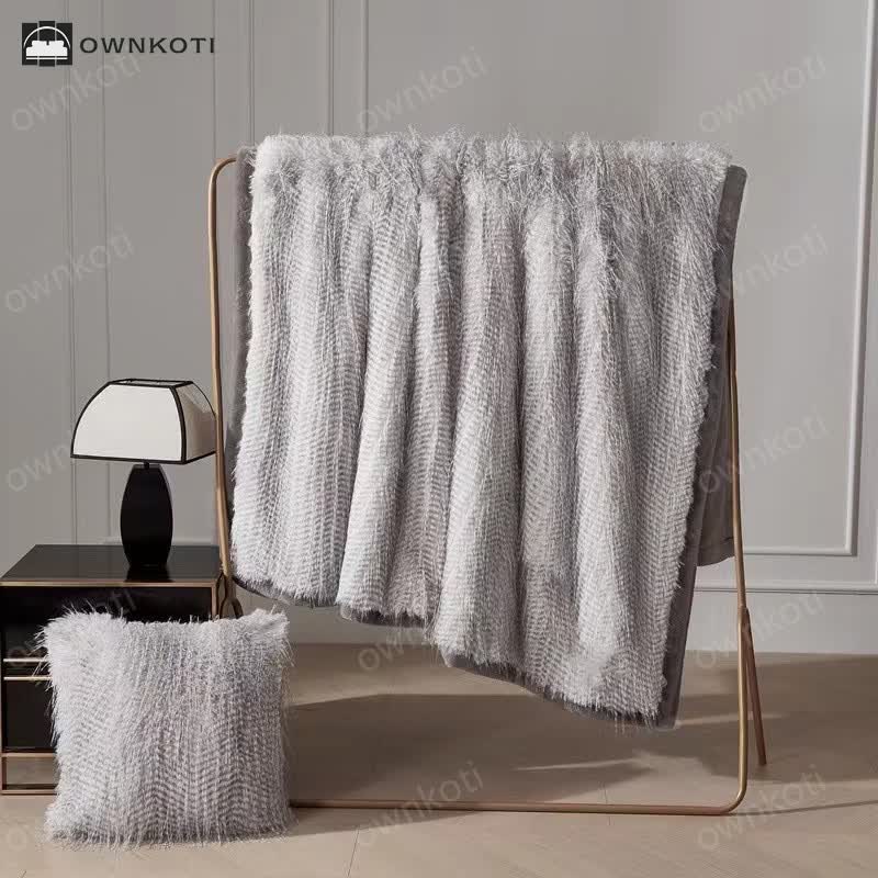 Gradient Luxurious Faux Fur Throw Blanket