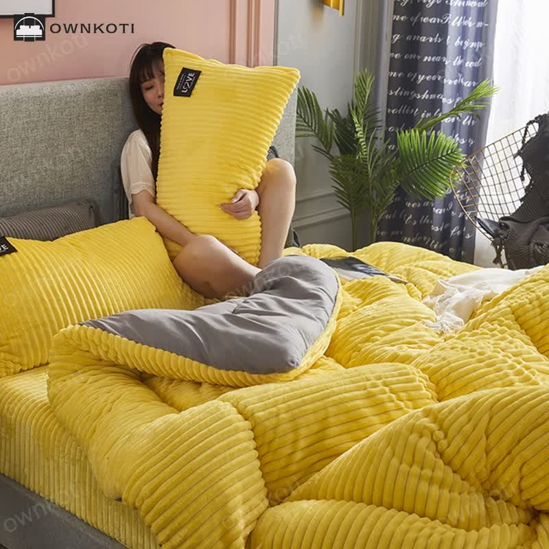 Double-sided Fleece Throw Blanket with Comforter