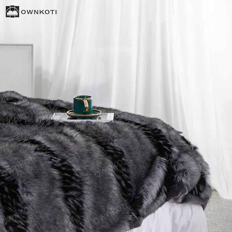 Luxurious Winter Faux Fur Throw Blanket