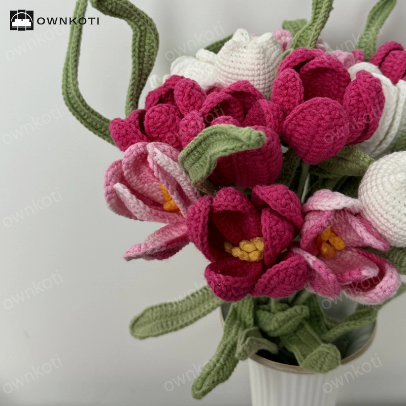 Farmhouse Crochet Tulip Bouquet Vase Set