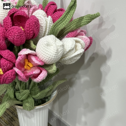 Farmhouse Crochet Tulip Bouquet Vase Set