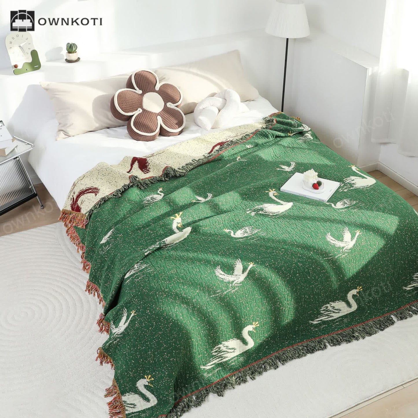 Elegant Goose Cotton Gauze Reversible Tassel Quilt