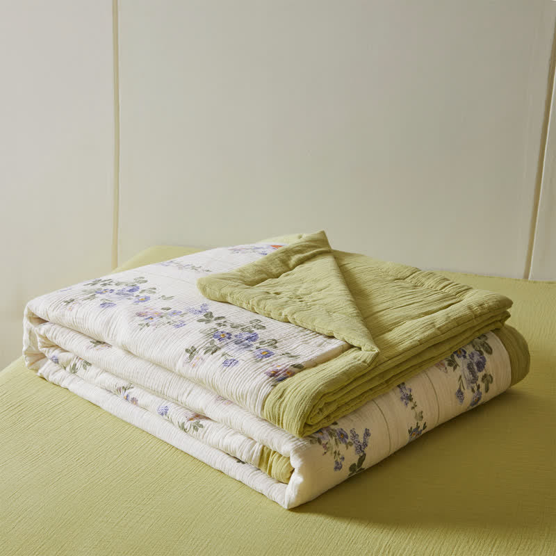 Fresh Floral Cotton Gauze Lightweight Quilt