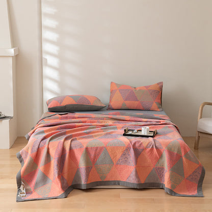 Triangle Pattern Print Cotton Reversible Quilt