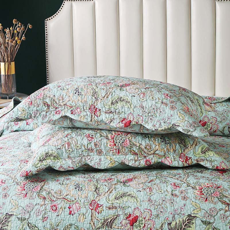 Vintage Flower Quilt with Pillow Shams – ownkoti