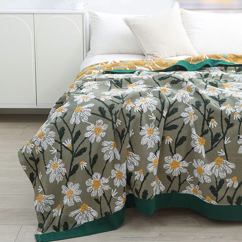 Daisy Print Cotton Soft Reversible Quilt – ownkoti