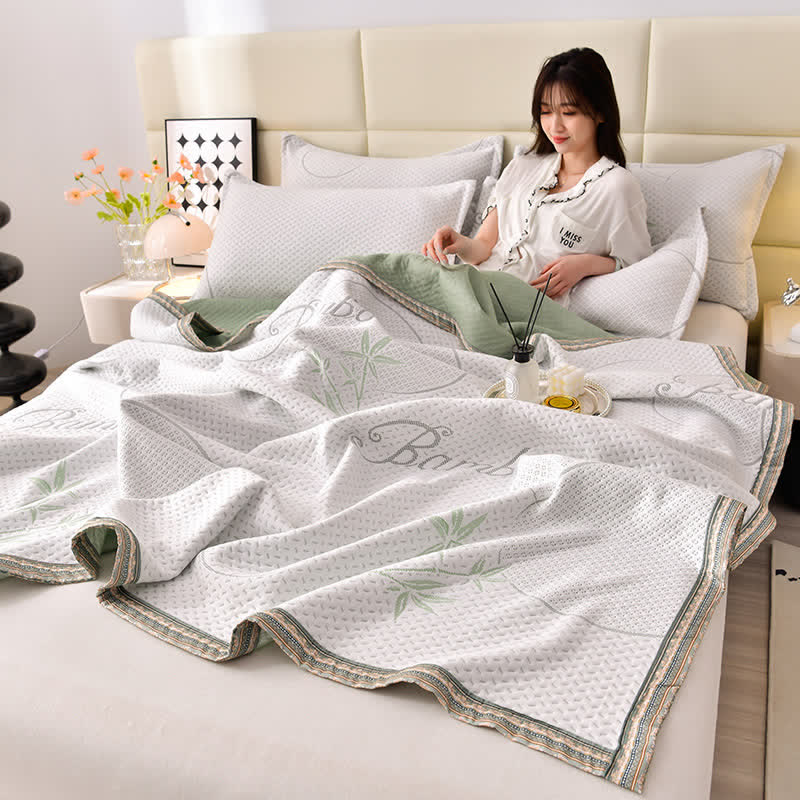 Simple Style Jacquard Soft Lightweight Quilt