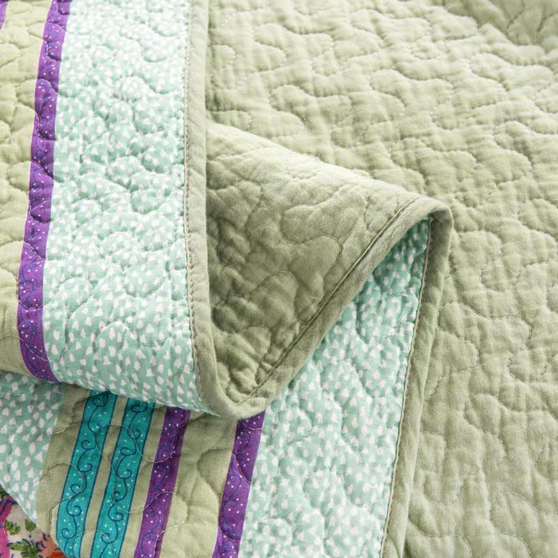 Boho Patchwork Floral Quilt with Shams
