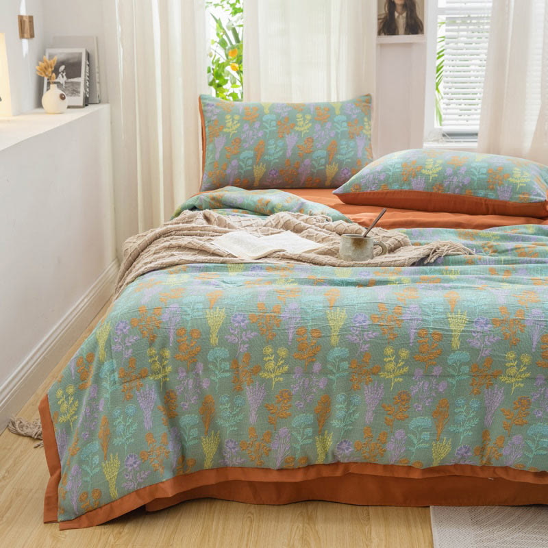 Bright Maple Leaf & Checkered Cotton Quilt – ownkoti