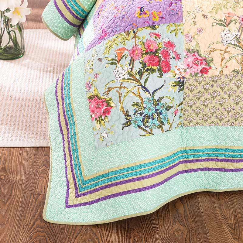 Boho Patchwork Floral Quilt with Shams