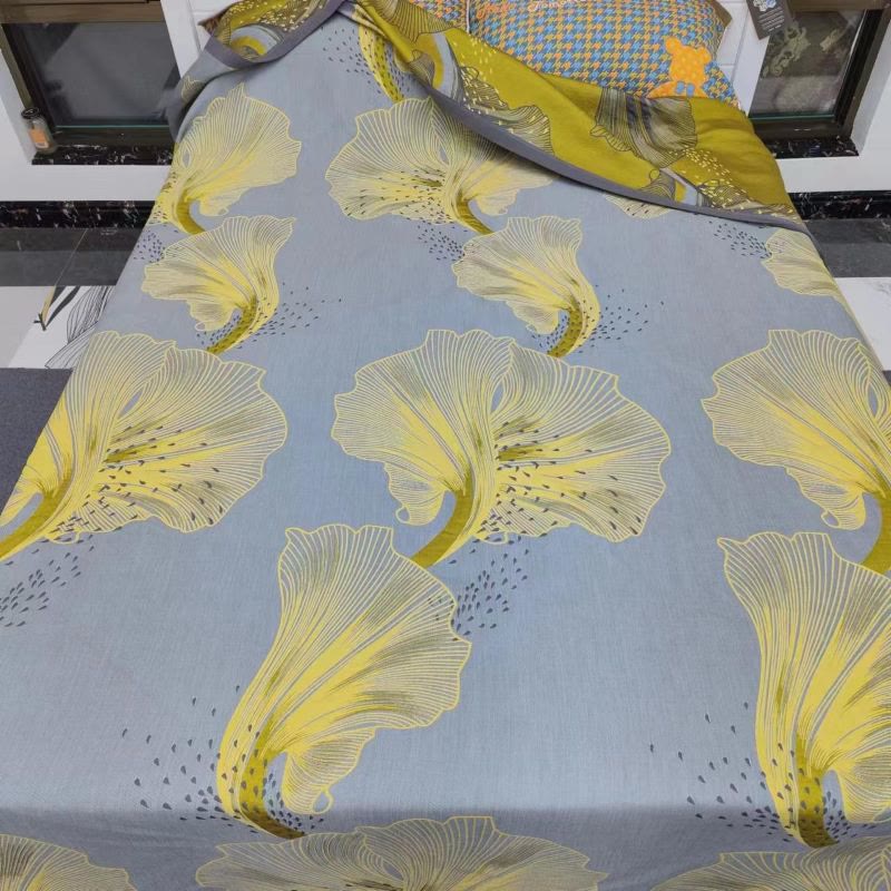 Ownkoti Large Leaf Print Cotton Reversible Quilt
