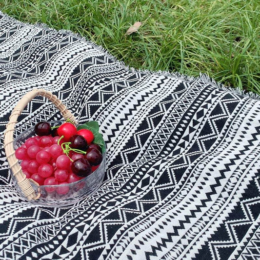 Wave Pattern Picnic Blanket with Tassel